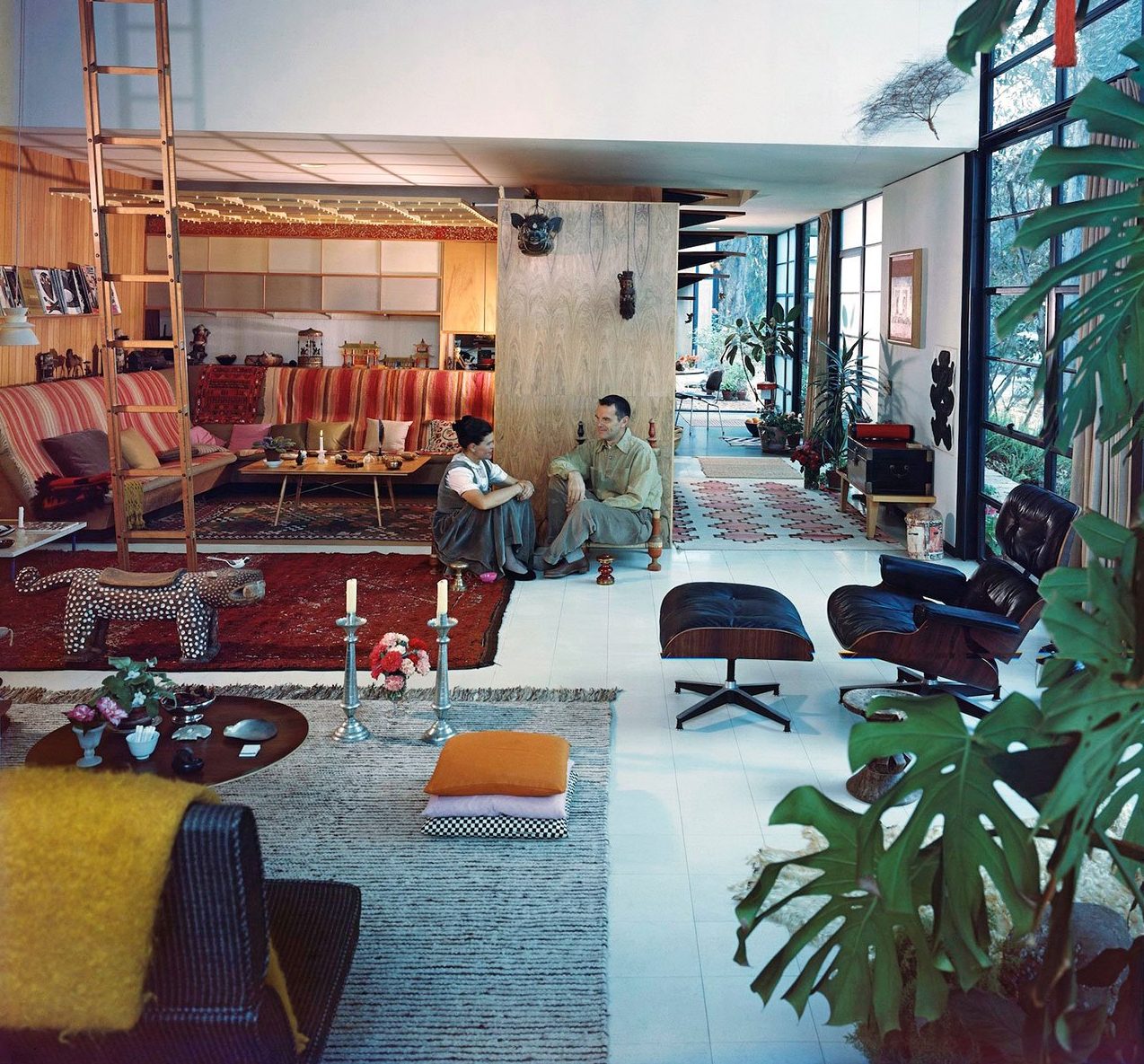 s1_inside_utopia_gestalten_charles_and_ray_eames_eames_house_yatzer