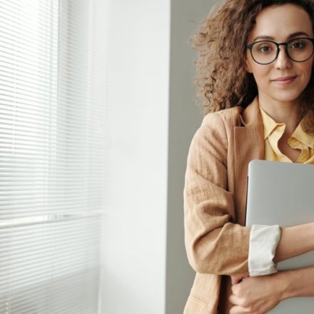 Những văn bản về chính sách đổi mới công tác quản lý cán bộ của Đảng
